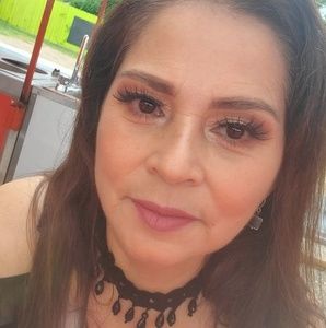 Meet your Posher, Leticia